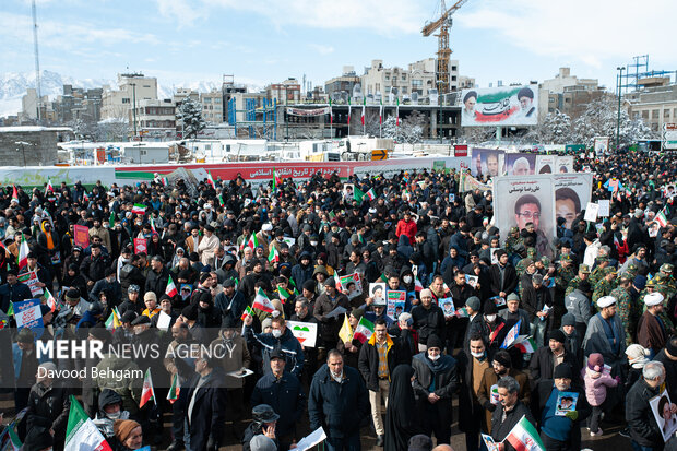 راهپیمایی ۲۲ بهمن در مشهد