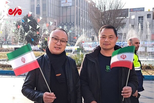 Çinli turistleriden İran İslam Devrimi'nin 46. yılı kutlamalarına ilgi Çinli turistleriden İran İslam Devrimi'nin 46. yılı kutlamalarına ilgi