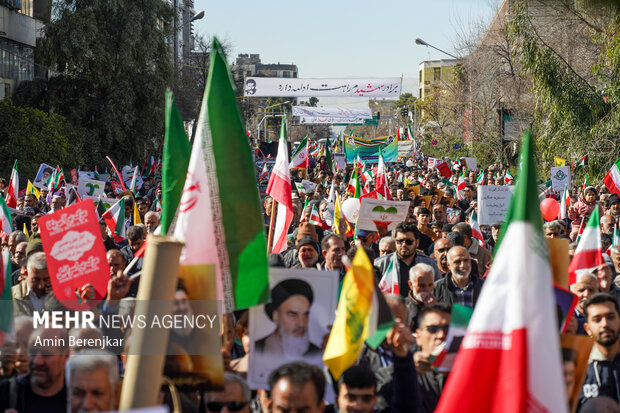 جشن بزرگ بهار انقلاب در سومین حرم اهل بیت؛ شیرازیها خوش درخشیدند