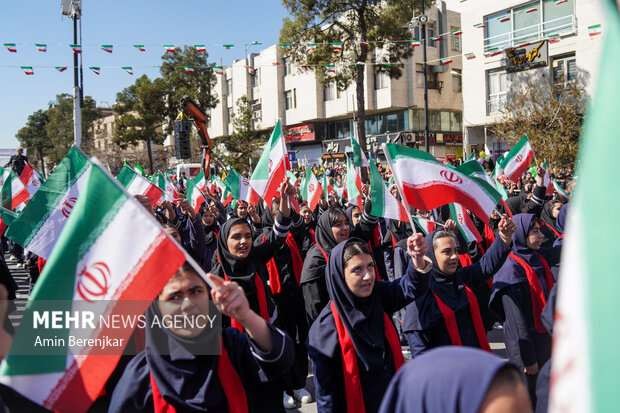 جشن بزرگ بهار انقلاب در سومین حرم اهل بیت؛ شیرازی‌ها خوش درخشیدند