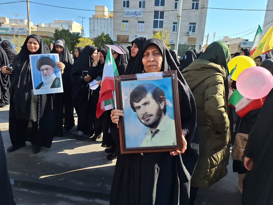 مردم گناوه چهل و ششمین سالروز پیروزی انقلاب را جشن گرفتند