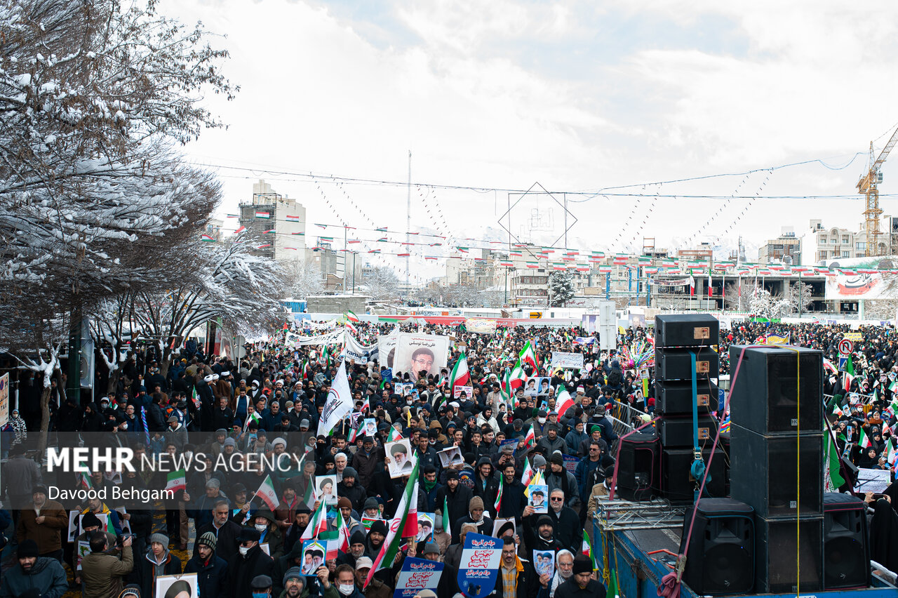 اسلامي،صبح،صحنه،ساعت،حضور،راهپيمايي،بهمن،ميدان،شهر،برافراشت، ...