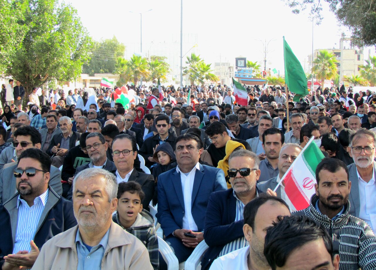 امام جمعه دیر: ملت ایران پوزه دشمن را به خاک میمالد