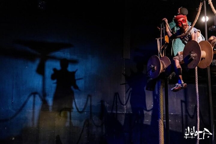 نگاهی به نمایش «جزیره لؤلؤ»؛ وقتی کمدی به موقعیت وفادار میماند