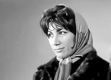 فروغ صراحت و سادگی را وارد حوزه زبان کرد