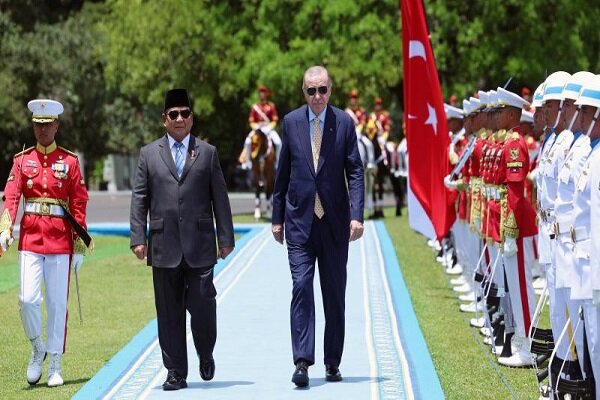 Türkiye Cumhurbaşkanı Erdoğan Endonezya'da (+ Video)