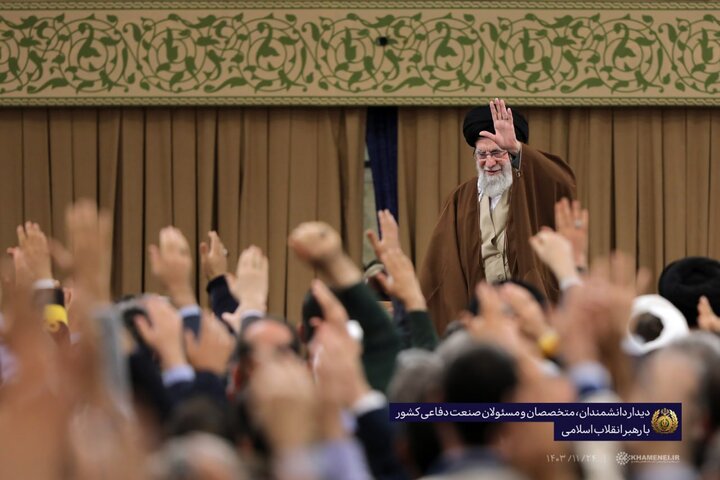 دیداری ڕێبەری باڵای ئێران و هەڵکەوتەکانی بواری بەرگری وڵات