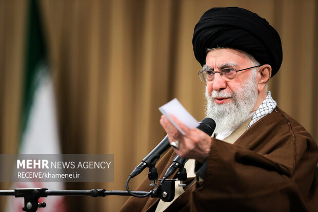 جمعی از مردم تبریز تا ساعتی دیگر با رهبر انقلاب دیدار میکنند