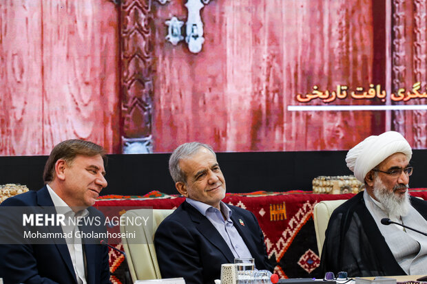 اولین روز از سفر رئیس‌جمهور به بوشهر