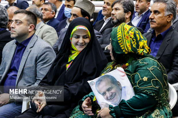 اولین روز از سفر رئیس‌جمهور به بوشهر