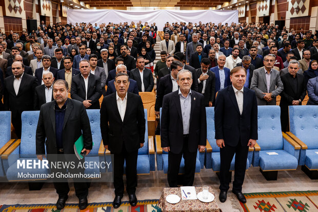 اولین روز از سفر رئیس‌جمهور به بوشهر