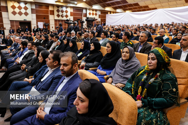 اولین روز از سفر رئیس‌جمهور به بوشهر