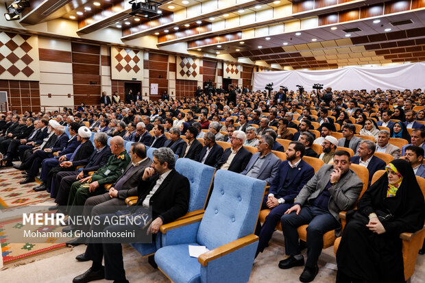 اولین روز از سفر رئیس‌جمهور به بوشهر