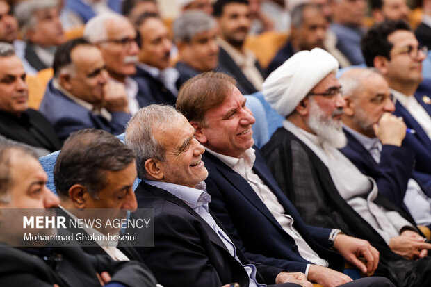 اولین روز از سفر رئیس‌جمهور به بوشهر