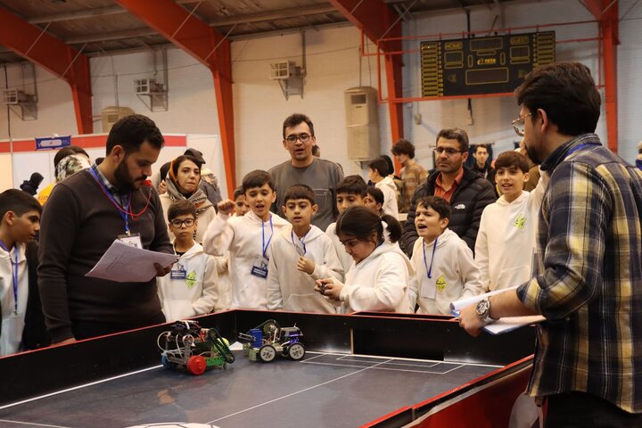 «شب علم» دانشگاه شریف با حضور بیش از ۱۵۰۰ دانشآموز برگزار شد