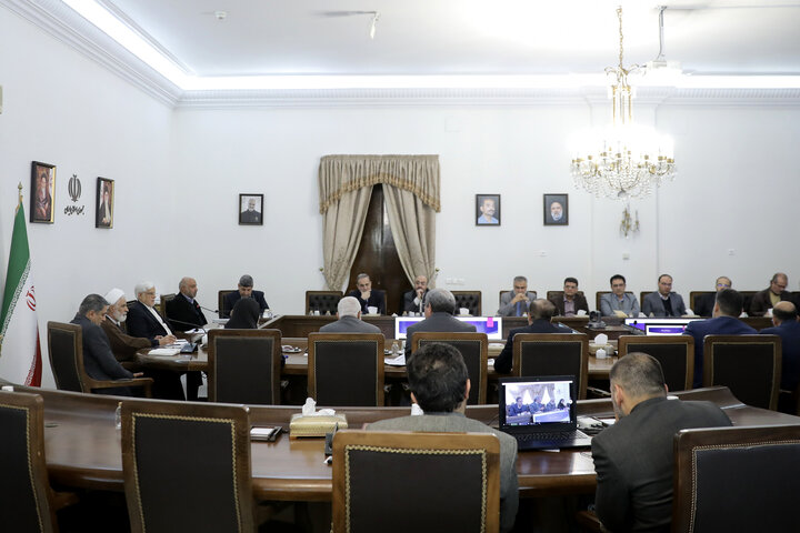 عارف: مسئله سالمندان در ایران شرایط و پیچیدگیهای خاص خود را دارد عارف: مسئله سالمندان در ایران شرایط و پیچیدگیهای خاص خود را دارد