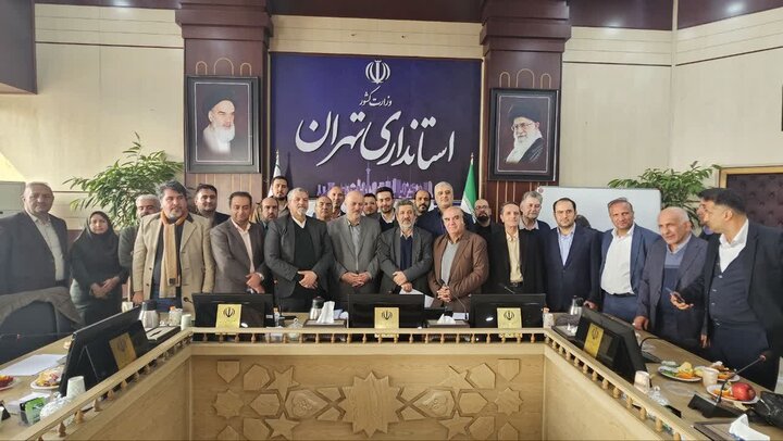 تشکیل خانه احزاب تهران به انسجام و ارتقاء فرهنگ سیاسی استان کمک میکند