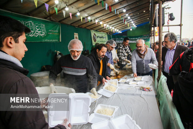 پذیرایی موکب ها از زائران نیمه شعبان مسجد جمکران