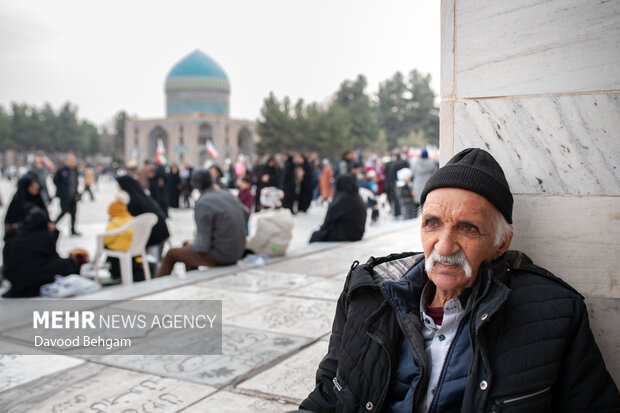 آئین سنتی «چراغ برات» در آرامستان خواجه ربیع مشهد