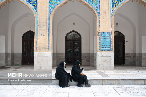 آئین سنتی «چراغ برات» در آرامستان خواجه ربیع مشهد