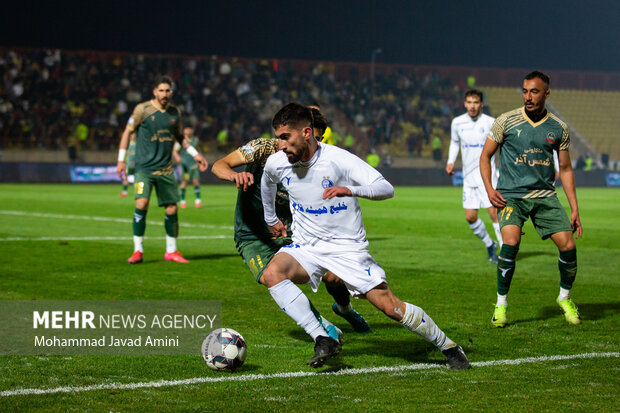 دفاع مربی استقلال از سرمربی؛ نوازی: مگر تیم را بختیاریزاده بسته است