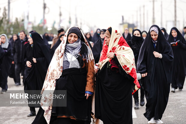 پیاده روی زائران نیمه شعبان به سمت مسجد جمکران