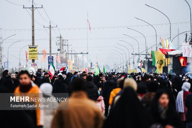 پیاده روی زائران نیمه شعبان به سمت مسجد جمکران