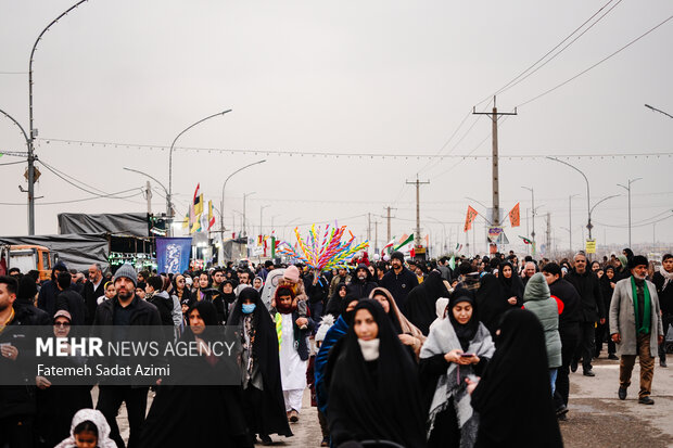 پیاده روی زائران نیمه شعبان به سمت مسجد جمکران