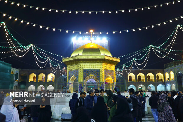 حرم مطهر امام رضا(ع) در شب نیمه شعبان حرم مطهر امام رضا(ع) در شب نیمه شعبان