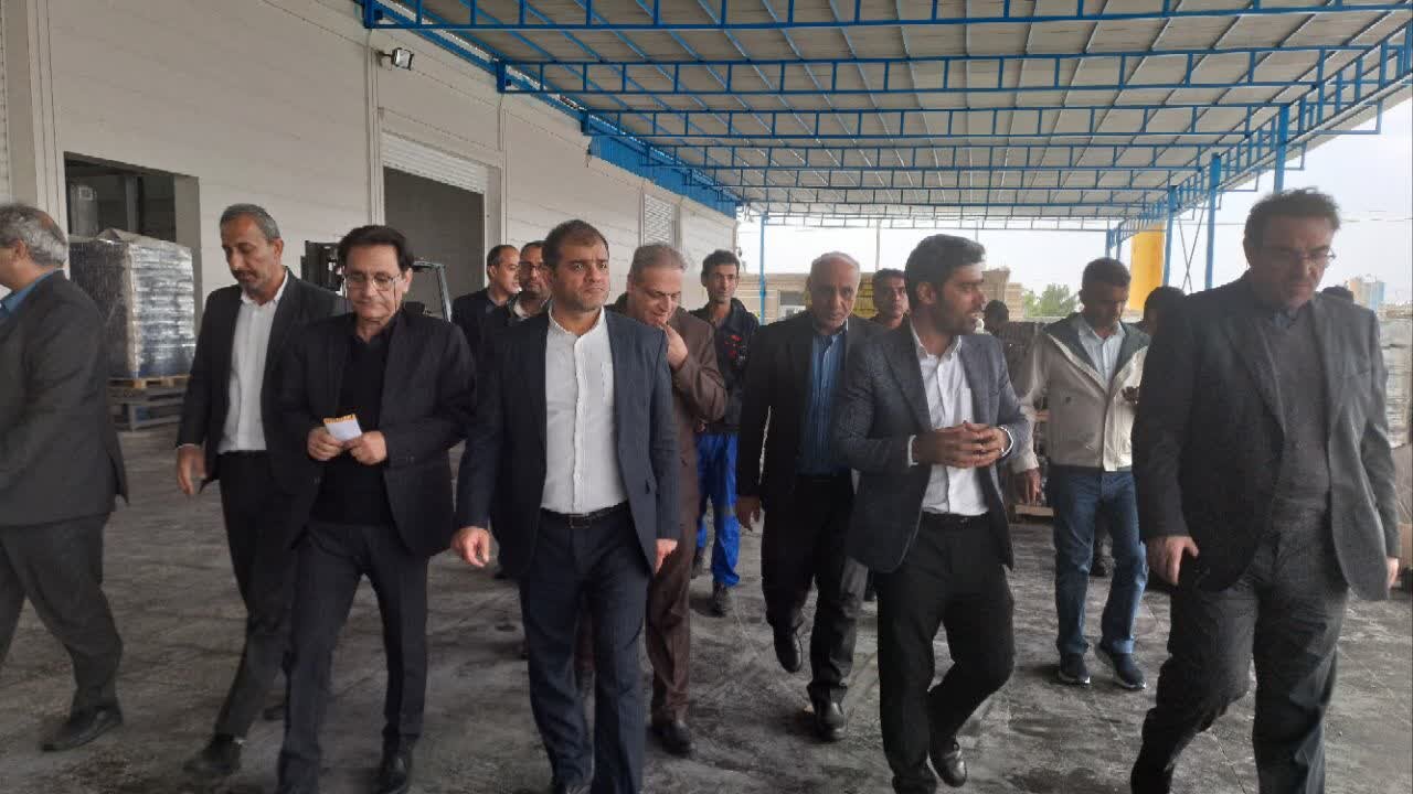 واحدهای صنعتی در شهرستان گناوه حمایت میشوند