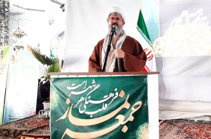 سرمایهها باید از بانکها به سمت تولید هدایت شود
