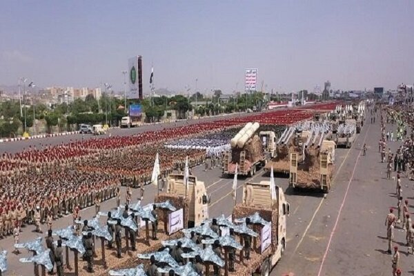 انصارالله: چشمها به سمت غزه خیره شده و دستها روی ماشه است