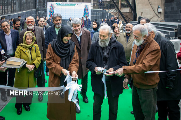 آیین افتتاحیه بخش «درخت زرین» هفدهمین جشنواره تجسمی فجر