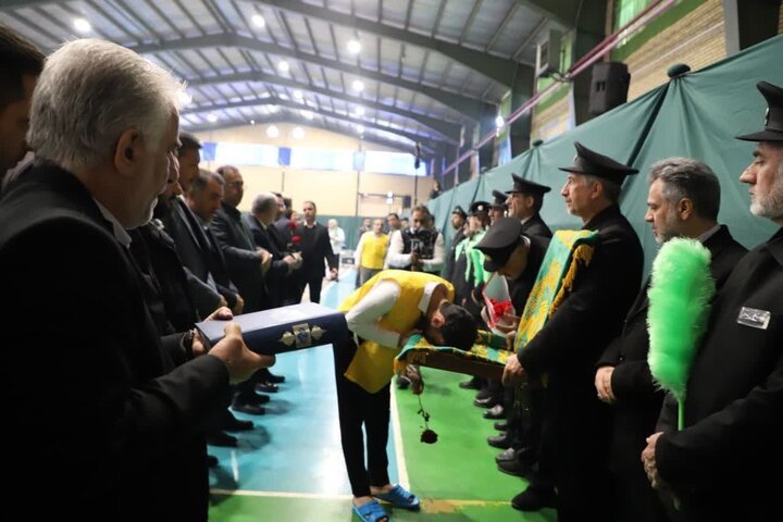 آزادی ۴۶ زندانی نیازمند مشهدی با حضور رئیس سازمان زندانها