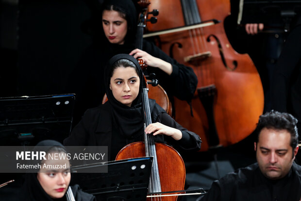 پرواز ارکستر سمفونیک تهران بر بال سوئیت «ایران زمین» و «چایکوفسکی» پرواز ارکستر سمفونیک تهران بر بال سوئیت «ایران زمین» و «چایکوفسکی»