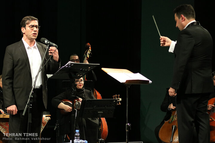 Nostalgic Iranian songs revived by Chakavak Orchestra at Fajr Music Festival