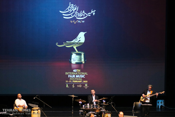 Nostalgic Iranian songs revived by Chakavak Orchestra at Fajr Music Festival