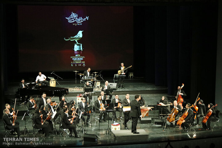 Nostalgic Iranian songs revived by Chakavak Orchestra at Fajr Music Festival