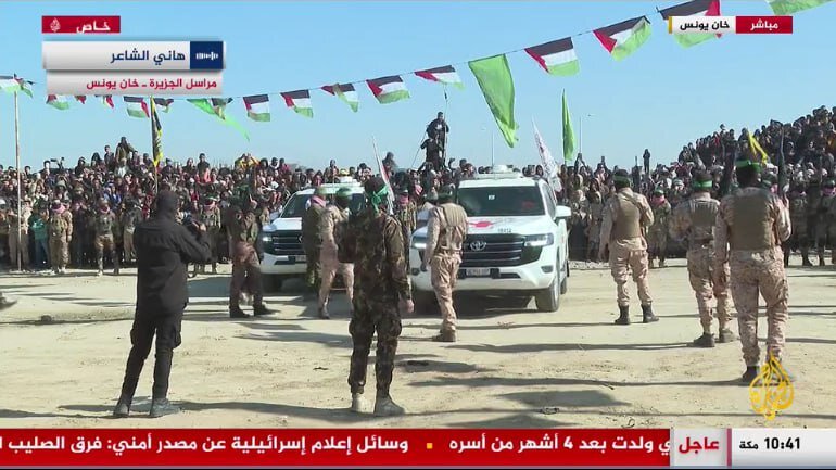 ورود صلیب سرخ به محل تحویل اسرای صهیونیست در خان یونس+ فیلم ورود صلیب سرخ به محل تحویل اسرای صهیونیست در خان یونس+ تصاویر