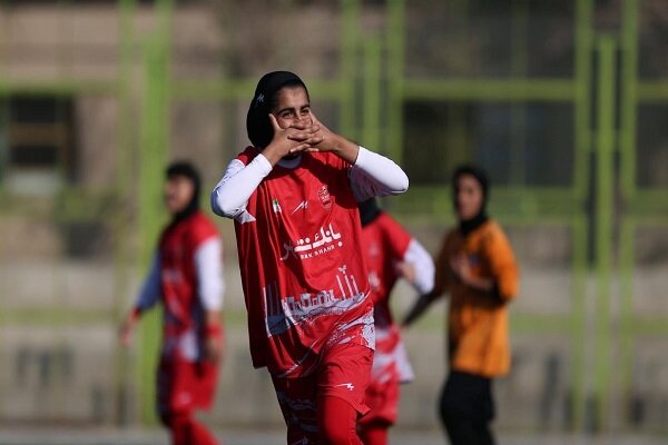 سکوت سنگین در آستانه لیگ برتر فوتبال زنان؛ تیم و بازیکن در خواب عمیق!