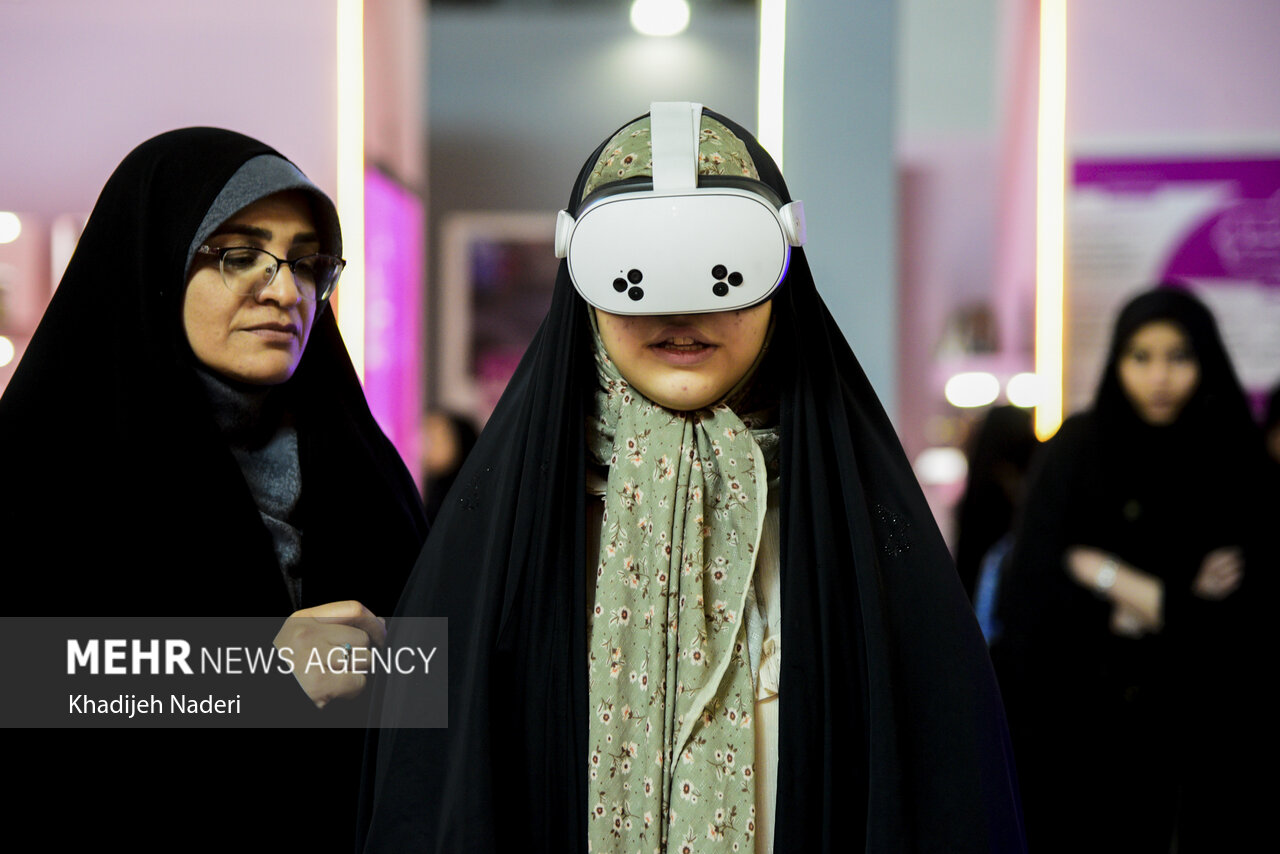 تجلی غرور و خودباوری ملی در نمایشگاه «زاینده نور» تجلی غرور و خودباوری ملی در نمایشگاه «زاینده نور»