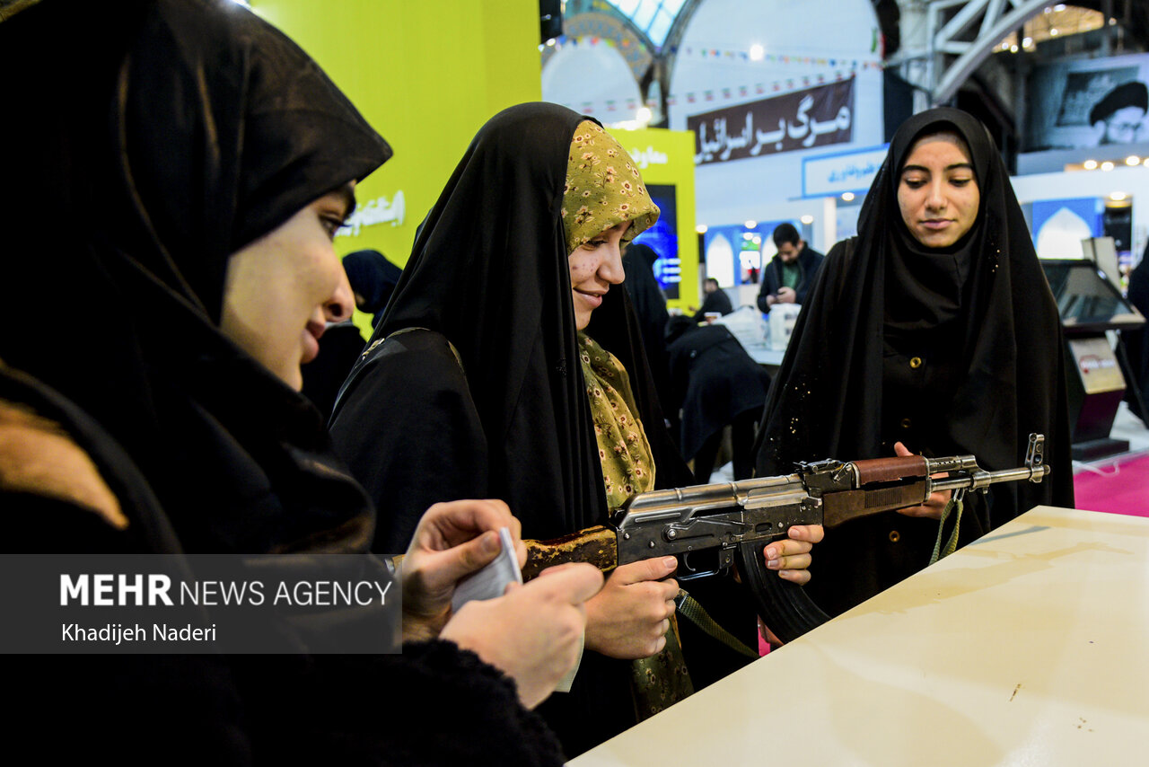 تجلی غرور و خودباوری ملی در نمایشگاه «زاینده نور» تجلی غرور و خودباوری ملی در نمایشگاه «زاینده نور»