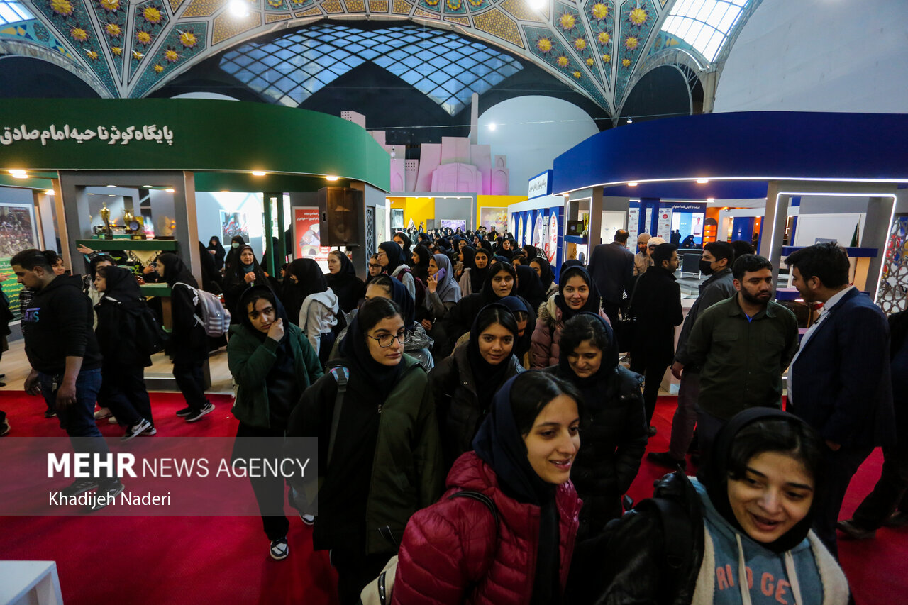 تجلی غرور و خودباوری ملی در نمایشگاه «زاینده نور» تجلی غرور و خودباوری ملی در نمایشگاه «زاینده نور»