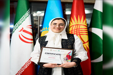 Iranian female youth selected as Researcher of Year