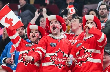 Fistfights, anthem boos in stormy US-Canada ice hockey clash