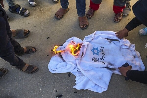 اقدام «بچهگانه» صهیونیستها در قبال اسرای فلسطینی موجی از انتقادات را به دنبال داشت