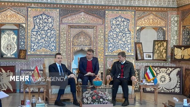 İsfahan Valisi, İspanya'nın Tahran Büyükelçisi ile görüştü İsfahan Valisi, İspanya'nın Tahran Büyükelçisi ile görüştü