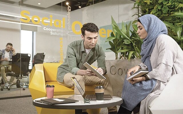 نسل زد در محل کار؛ الهامبخش یا کابوس؟ نسل زد در محل کار؛ الهامبخش یا کابوس؟