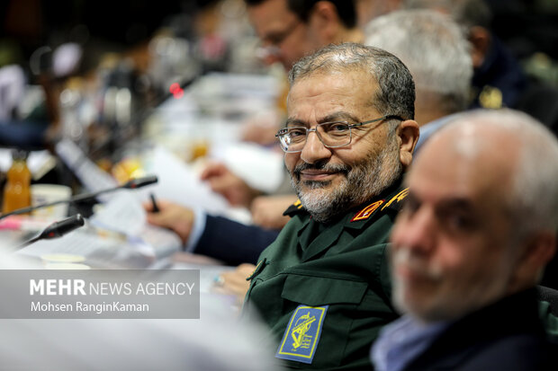 سردار غلامرضا سلیمانی رئیس سازمان بسیج مستضعفین در جلسه هیئت امنای بنیاد حفظ آثار و نشر ارزش‌های دفاع مقدس
