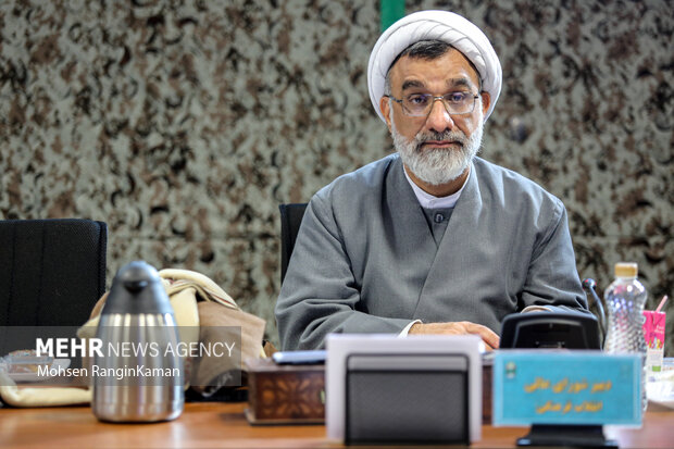 حجت الاسلام عبدالحسین خسروپناه دبیر شورای عالی انقلاب فرهنگی در جلسه هیئت امنای بنیاد حفظ آثار و نشر ارزش‌های دفاع مقدس